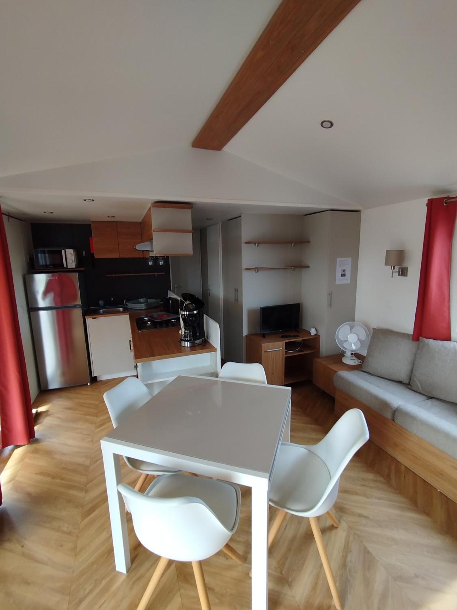 Mhvacances 2 Louent Plusieurs Mobilhomes Dans 4 Etoiles Proche Chateaux Et Zoo Beauval Campsite *
